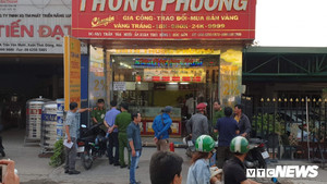 Tên cướp nổ súng ở tiệm vàng khai giữ lại tang vật để tặng vợ