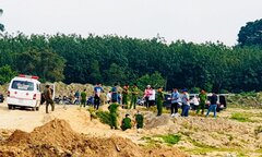 Thi thể cháy đen dưới hố công trình xây dựng khu dân cư ở Bình Dương