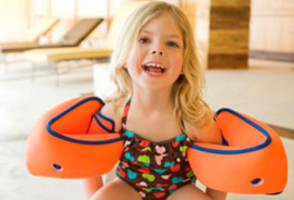 Cảnh báo: Phao tay tập bơi cho trẻ em có thể gây ung thư