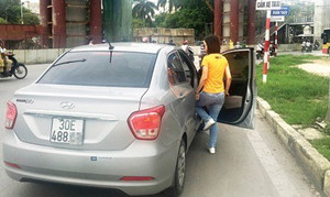 Grab, Uber vào Việt Nam: Xe công nghệ đang biến thành xe 'tàng hình'