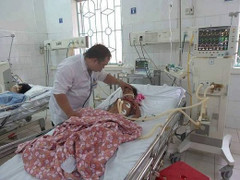 Bốn trẻ ngộ độc ở Cao Bằng: Thêm 2 cháu không qua khỏi