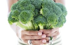 Vì sao bạn tuyệt đối không nên luộc súp lơ xanh với nước sôi?