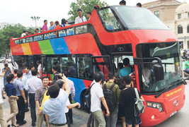 Bộ GTVT yêu cầu dừng, Hà Nội vẫn triển khai tuyến buýt 2 tầng
