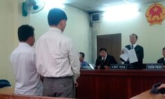 Lái tàu bị oan trong vụ cầu Ghềnh được bồi thường thêm 154 triệu đồng