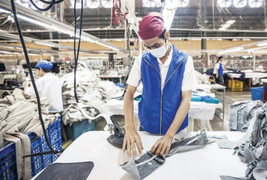 Nâng phí để đối phó nguy cơ vỡ Quỹ Bảo hiểm xã hội