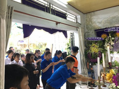 Mẹ nam sinh tử vong do bê tông rơi trúng đầu: ‘Đi học thôi mà cũng chết là sao con ơi’