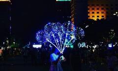 Hiểm họa khôn lường từ loại bóng bay galaxy đang 'sốt' trên thị trường