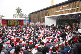Hàng trăm khách hàng tham dự buổi lễ khai trương căn hộ mẫu Hinode City