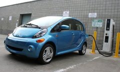 Bộ Công thương và Mitsubishi Motors hợp tác nghiên cứu ô tô điện