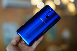 Mãn nhãn với OPPO F5 phiên bản đặc biệt sắc xanh thạch anh huyền bí