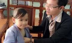 Bài trừ kháng sinh và thuốc hạ sốt: Bố mẹ đang gây nguy hại cho con