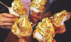 Bữa tiệc rượu vảy vàng, lẩu cá dát vàng... trà sữa cũng rắc vàng