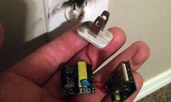 Người Việt vung tiền mua điện thoại nhưng tiếc tiền sắm sạc xịn