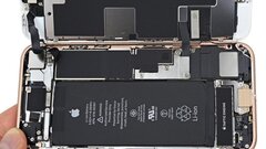 Thay màn hình, iPhone 8 thành cục gạch sau khi lên iOS 11.3