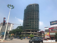 Bí ẩn nhà hoang nằm 'đắp chiếu' giữa đất vàng Hồ Tây, giá nửa tỷ đồng/m2