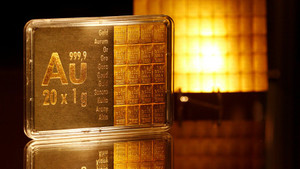 Giá vàng hôm nay 19/6: Vàng rơi tự do, tuột khỏi mốc 1.300 USD