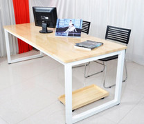 Đã mắt với 4 mẫu bàn làm việc chân sắt giá rẻ khiến dân văn phòng đam mê