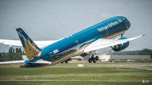 Vietnam Airlines tăng chuyến đến Jakarta phục vụ người hâm mộ cổ vũ đội tuyển bóng đá nam Việt Nam tại vòng Tứ kết ASIAD 18