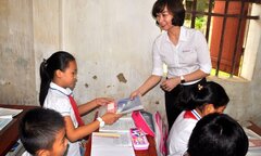 EVN HANOI trao tặng 50.000 vở mới cho học sinh khó khăn trên địa bàn Thủ đô
