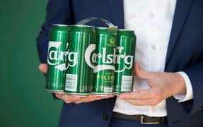 Tập đoàn Carlsberg ra mắt bao bì mới thân thiện với môi trường Snap Pack tại Diễn đàn Kinh tế Thế giới về ASEAN