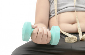 Trẻ thừa cân béo phì có nên uống sữa?