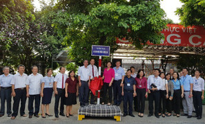 4 tuyến phố quận Long Biên được gắn biển 'Tuyến phố an toàn thực phẩm có kiểm soát'