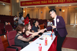 Hoàng Đình Tùng: Chàng trai Nhân Văn đa tài gây thương nhớ trong vòng Sơ khảo Tài năng Sinh viên Việt Nam 2018