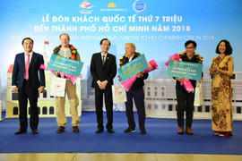 Lễ đón khách quốc tế thứ 7 triệu đến TP.HCM năm 2018