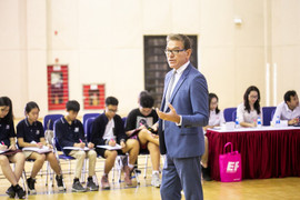 Học sinh Vinschool 'gọi vốn' qua lớp học mô phỏng show truyền hình Shark Tank