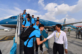 Vietnam Airlines tiếp tục mở chuyến ‘tiếp lửa’ cho đội tuyển Việt Nam