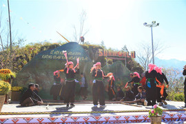 60 nghệ nhân vùng phiêu với những điệu khèn tại cuộc thi lớn nhất Tây Bắc