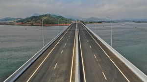 Cách nào gỡ 'điểm nghẽn' hạ tầng cho du lịch miền Trung – Tây Nguyên?