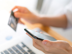 Vietcombank ra mắt 2 tính năng mới 'Gửi quà may mắn' và 'Quản lý tài khoản cá nhân' trên VCB-Mobile B@nking