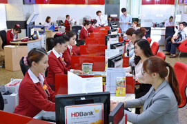 Khách hàng HDBank trúng thưởng một ký vàng