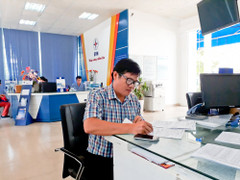 EVNNPC hướng tới không sử dụng tiền mặt trong thanh toán tiền điện