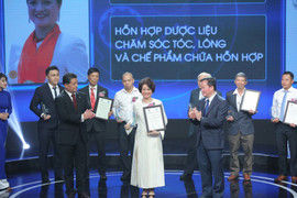 Sao Thái Dương chế sản phẩm chăm sóc tóc 'vạn người mê' từ 18 loại dược liệu