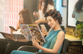 Á hậu Tú Anh khiến cư dân mạng 'ngả mũ' trước chiêu lấy lòng mẹ chồng cực 