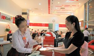 HDBank tặng quà xinh cho bé nhân dịp Quốc tế thiếu nhi
