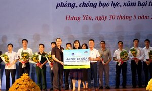 Quỹ sữa vươn cao Việt Nam và Vinamilk chung tay vì trẻ em Hưng Yên