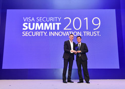 Vietcombank vinh dự nhận giải thưởng 'Champion Security Award' của tổ chức thẻ quốc tế Visa
