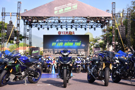 Hàng chục xe TFX và R3 đến tay khách hàng may mắn khi mua Yamaha Exciter