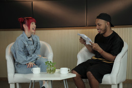 Jannine Weigel bật mí nhiều điều bất ngờ trong buổi livestream cùng fan Việt