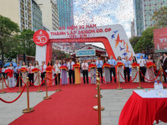 Dàn sao Việt 'đổ bộ' phố đi bộ Nguyễn Huệ tại Ngày hội 'Triệu tin yêu'