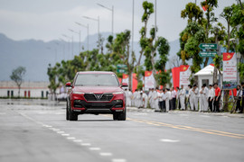 VinFast LUX SA2.0 và các chi tiết 'ăn điểm' trong phân khúc