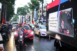 Độc đáo: Xe ô tô biết…tâm sự trên đường phố