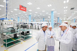 Chủ tịch Quốc hội vùng Yangon, Myanmar: 'Nhà máy VinSmart dây chuyền hiện đại, kiểm soát chặt chẽ, rất đáng tự hào'