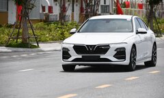 Vinfast duy trì ưu đãi về giá cho xe ô tô Lux và Fadil