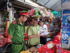 Kiểm tra vệ sinh an toàn thực phẩm lĩnh vực nông nghiệp và công thương tại thành phố Uông Bí