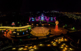 Mê mẩn ngắm những chiếc đèn lồng 'chuẩn Disneyland' ngay tại Việt Nam