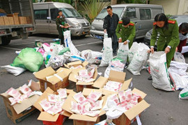 Phạt hình sự lên đến tù chung thân cho hành vi sản xuất và buôn bán phụ gia thực phẩm giả